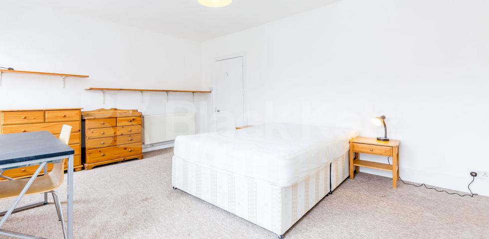 			MINUTES TO HAMPSTEAD HEATH!, 2 Bedroom, 1 bath, 1 reception Flat			 Mackeson Road, Belsize Park